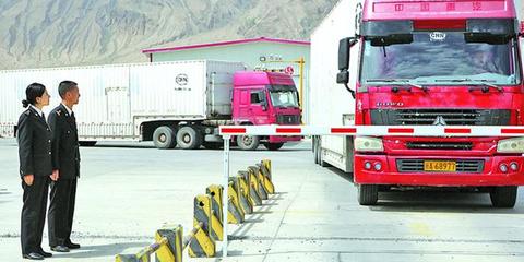 中巴经济走廊引擎轰鸣 红其拉甫口岸货物进出口量激增83.6%